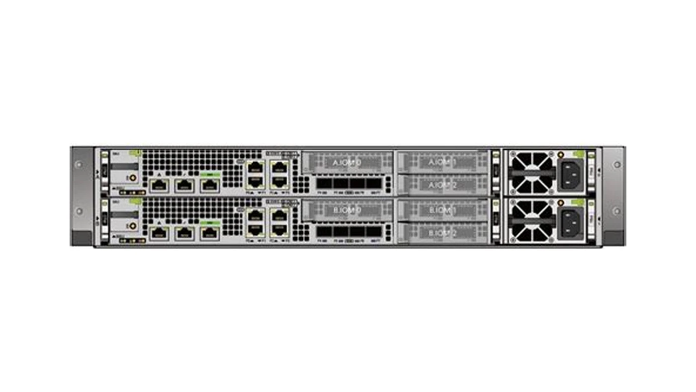 Задняя сторона контроллерного блока OceanStor Dorado V6