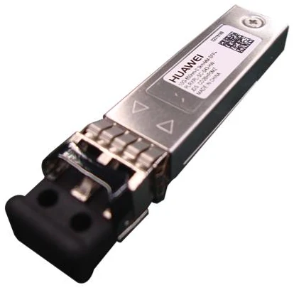 Оптический модуль SFP+ Huawei в металлическом корпусе с защитной заглушкой в оптическом порту